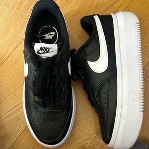 Nike court vision Alta